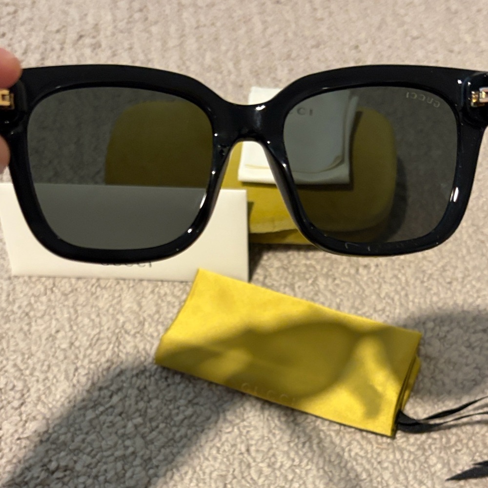 Gucci Sunglasses GG1338S 001 Black Gray - Picture 9 of 11
